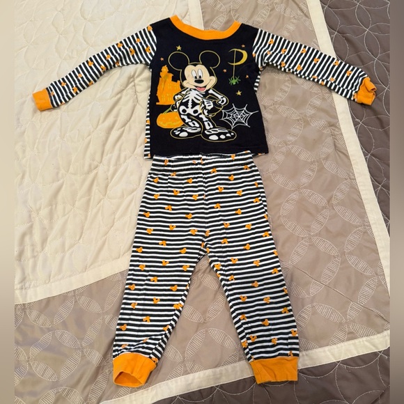 Disney Mickey Mouse Halloween Pajamas – Toddler 2T 🎃👻 - Picture 1 of 4